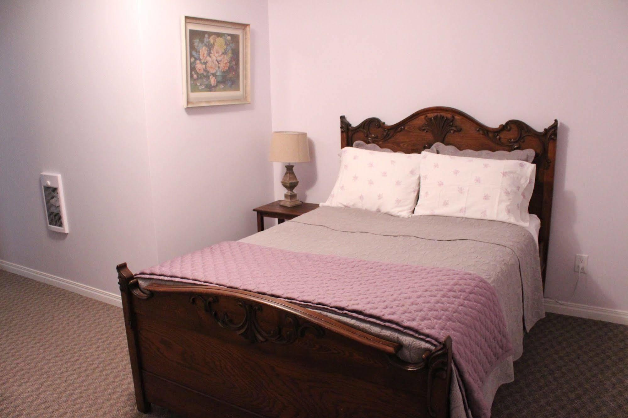 Honeycomb Bed & Breakfast Onanole Exterior foto