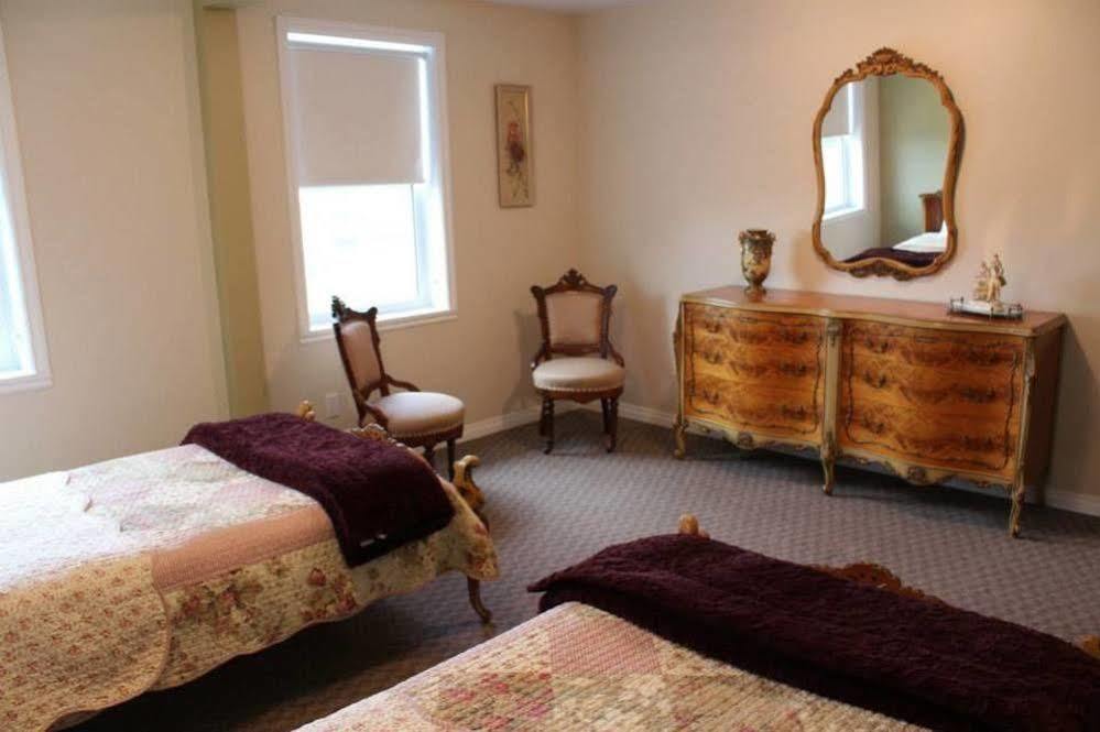 Honeycomb Bed & Breakfast Onanole Exterior foto
